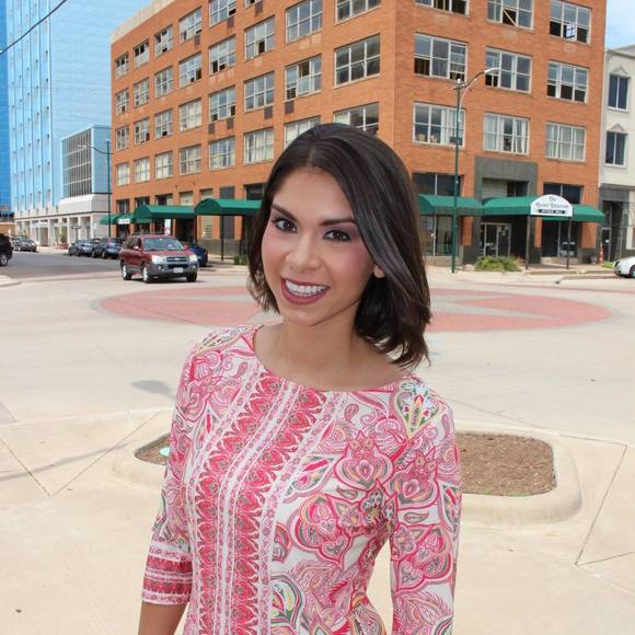 Meet your Posher, Danielle - Picture 1 of 1